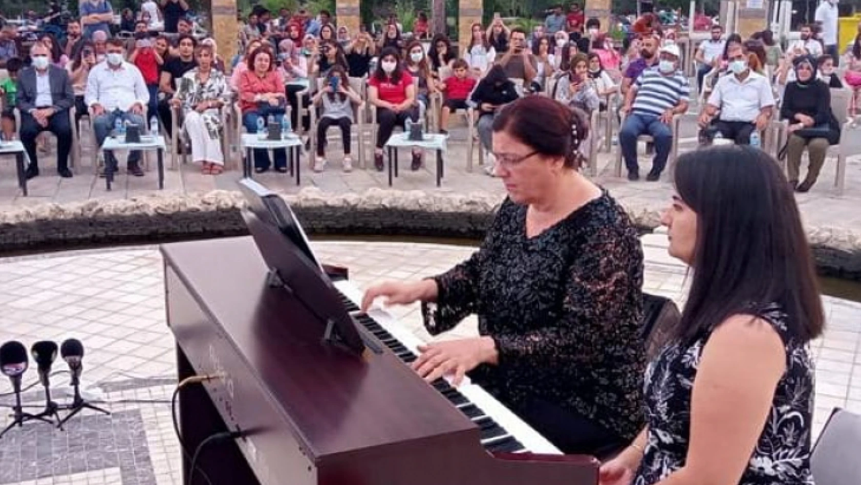 Fırat Üniversitesi'nde Piyano Sesi Yükseldi
