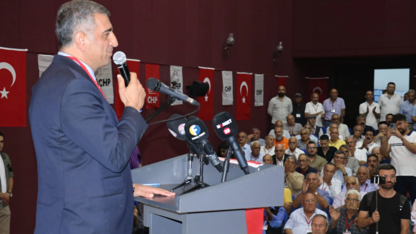 Gürsel Erol: Türkiye'de Yapılacak Kongreler Çarşaf Listeli Olacak