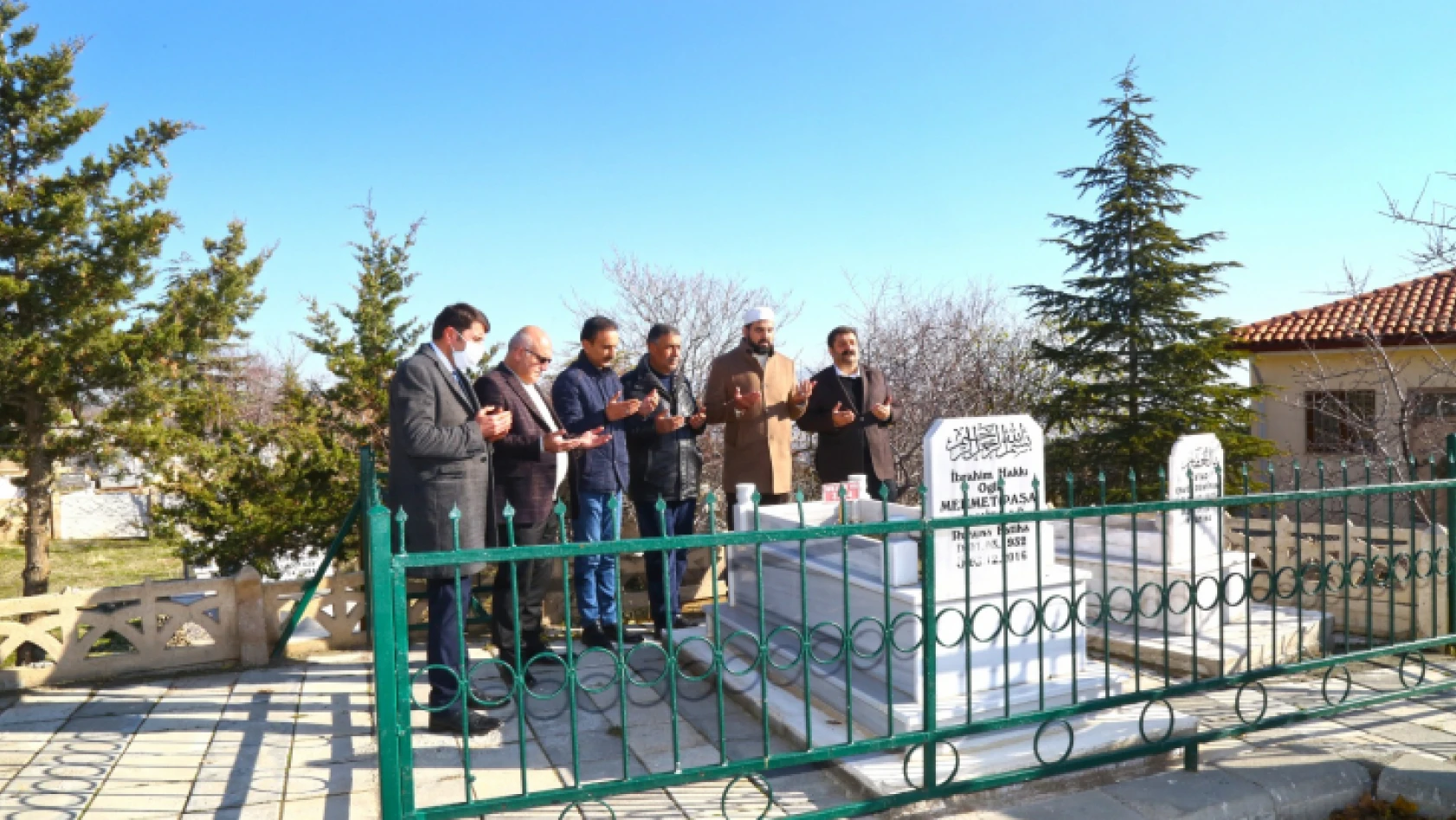 Harput Musikisi'nin Üstadı Paşa Demirbağ Mezarı Başında Anıldı