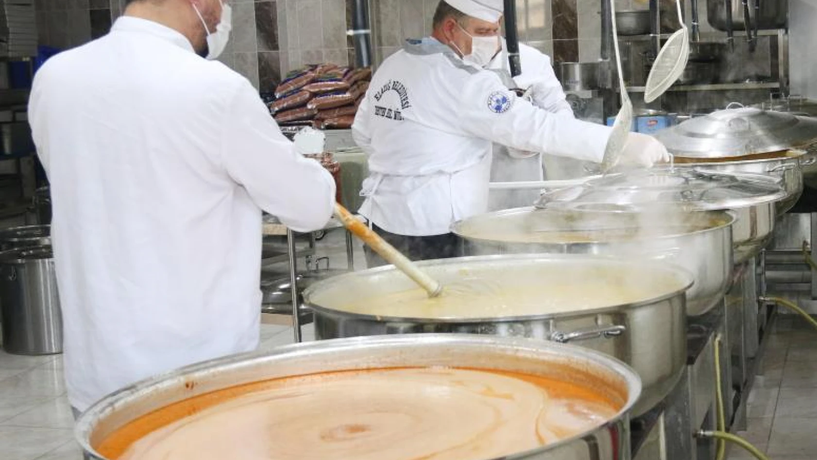 Elazığ Belediyesi 27 Aş evinde 50 Bin Kişiye Yemek Dağıtacak