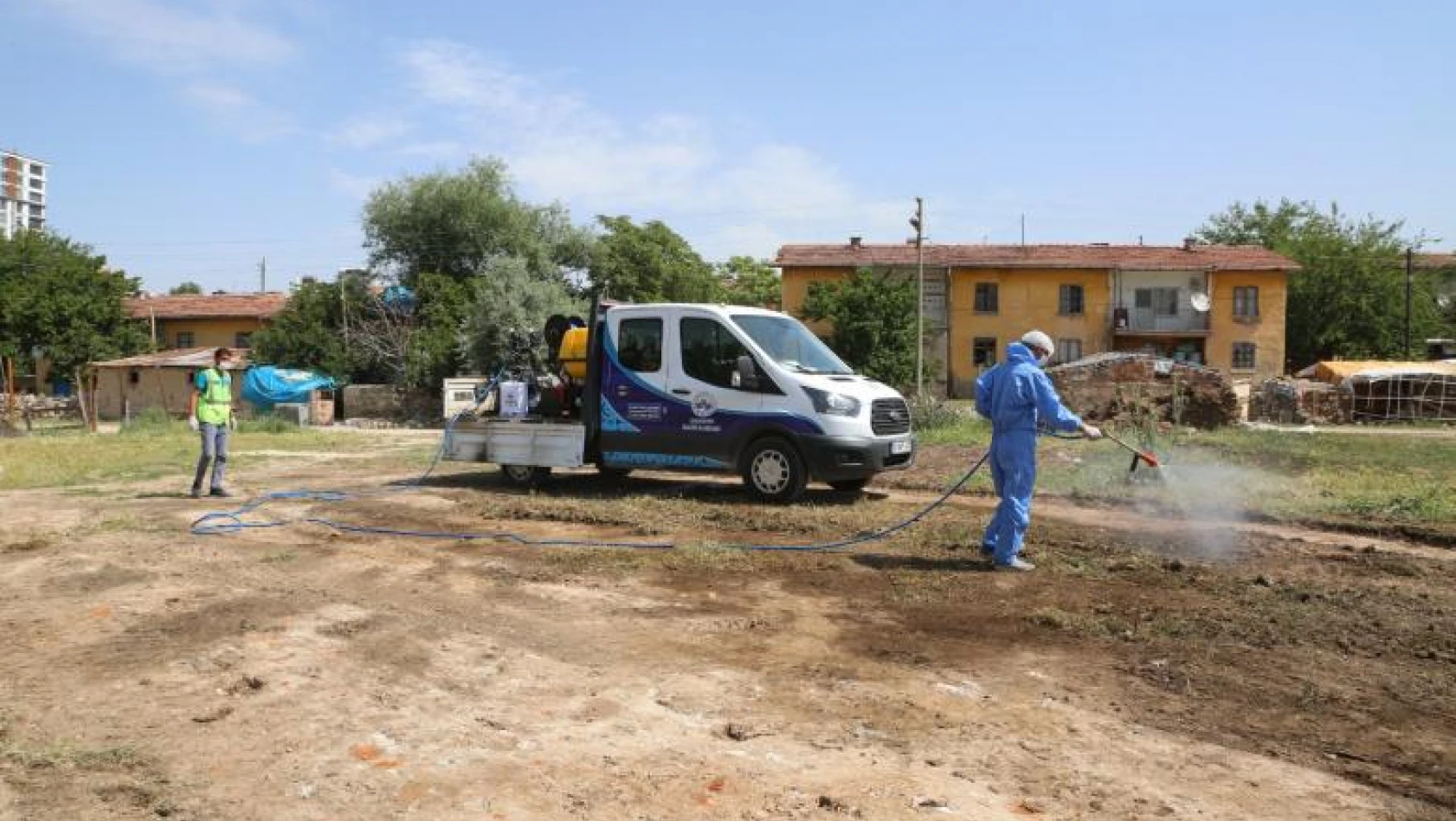 Elazığ Belediyesi Veteriner Ekipleri İlaçlama Çalışmalarını Sürdürüyor