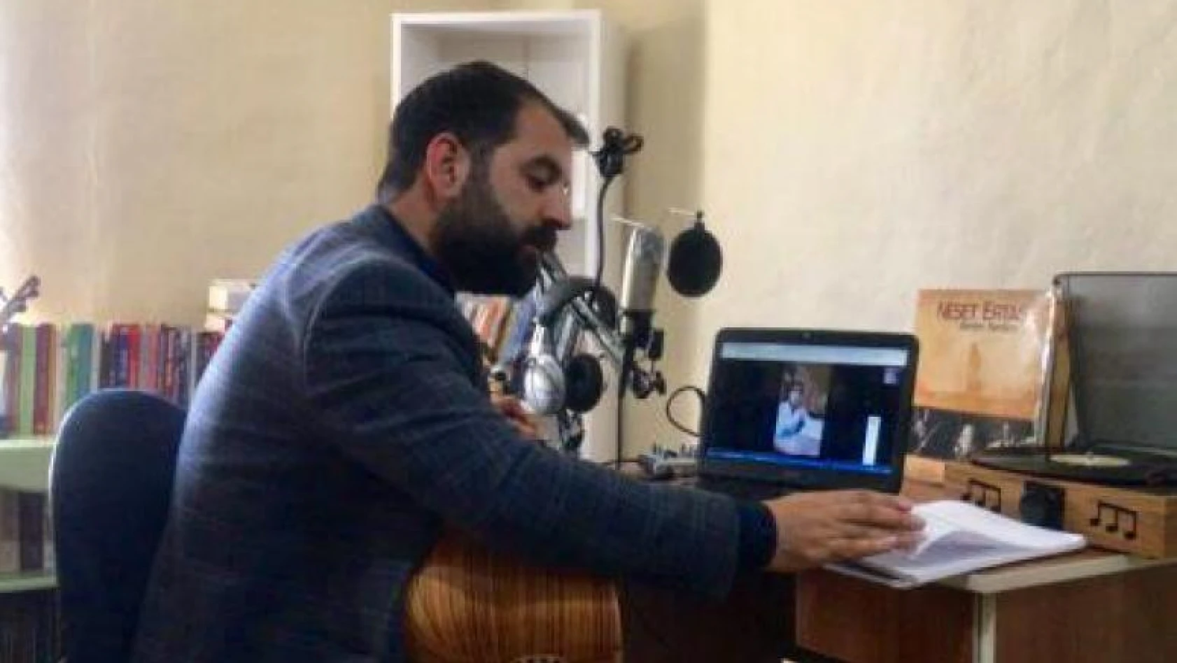 Elazığ Belediyesi Türk Halk Müziği Korosu Eğitimlerini Online Sürdürüyor