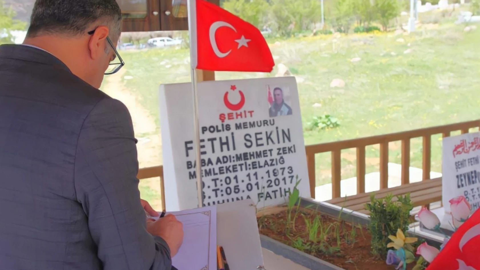 Milletvekili Erol, Şehit Fethi Sekin'i Unutmadı
