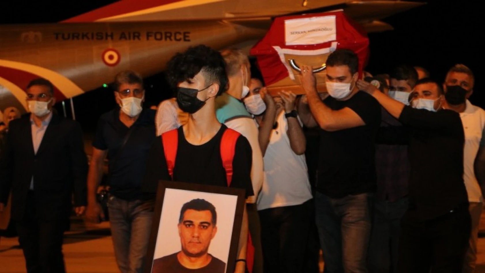 Pilot Serkan Mirzaoğlu'nun cenazesi memleketi Elazığ'a getirildi