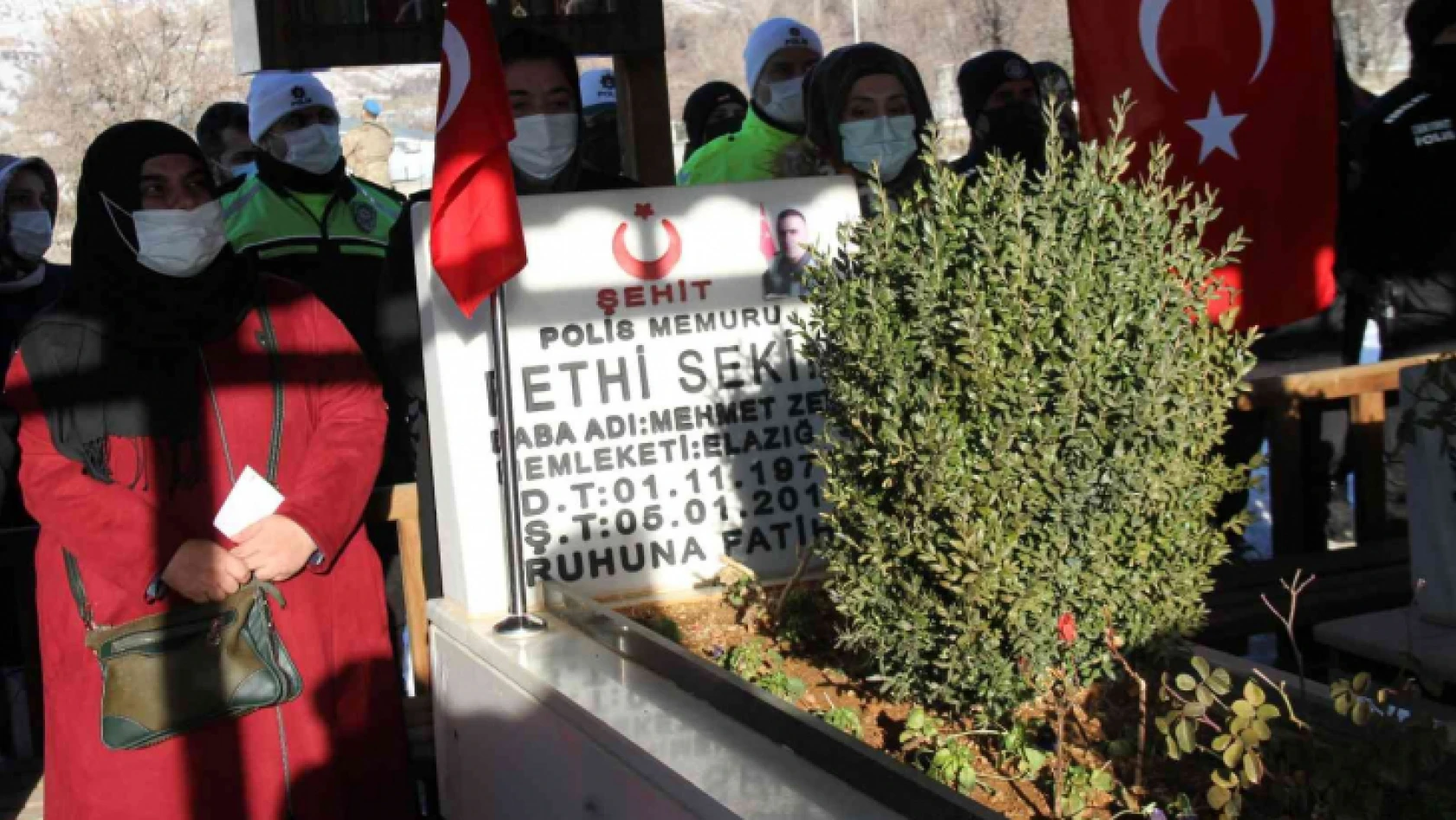 Şehit kahraman polis Fethi Sekin, vefatının 5'inci senesinde kabri başında anıldı