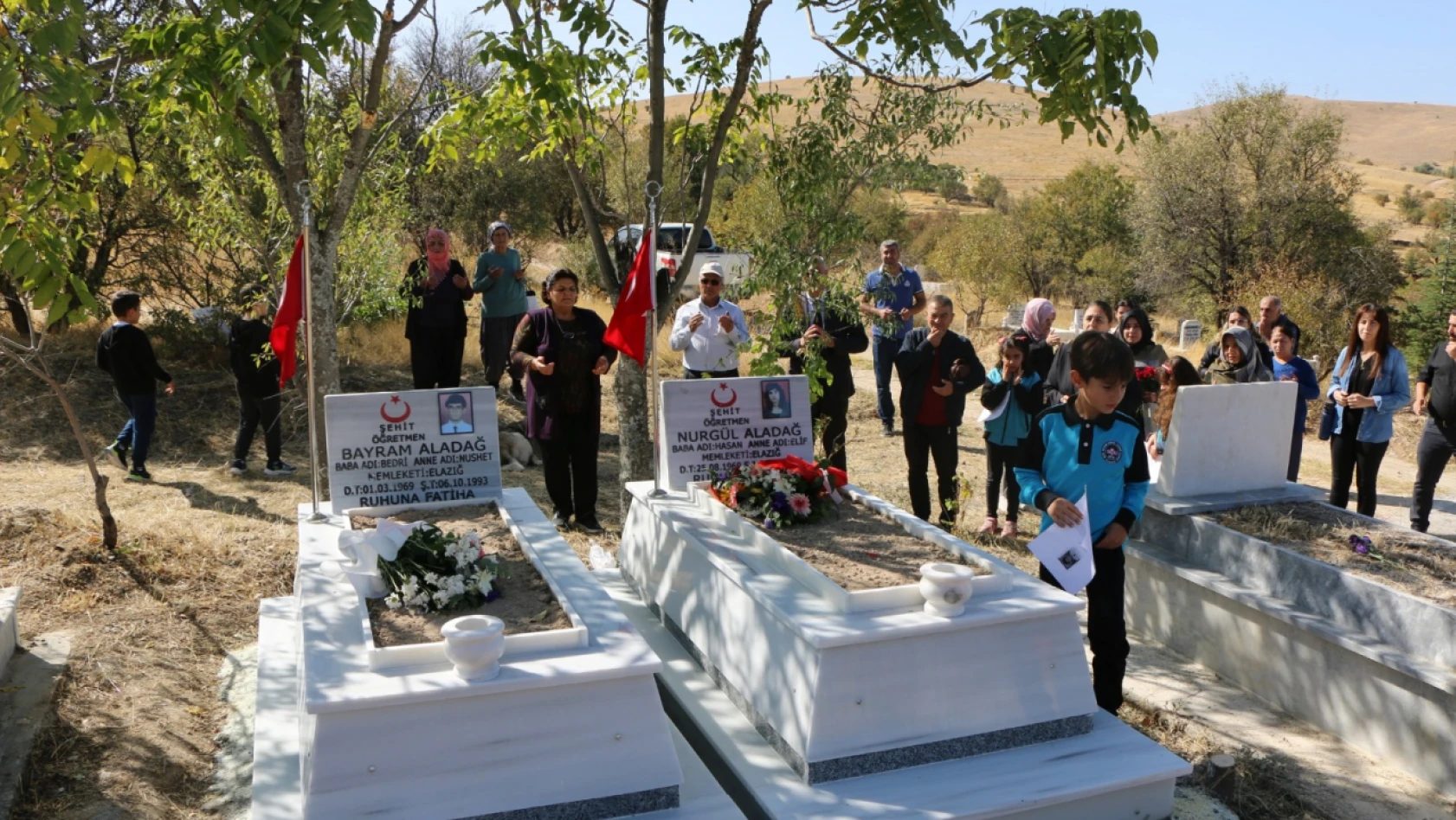 Şehit Öğretmenlerin Mezarları Yenilenerek Dualarla Ailelerine Teslim Edildi