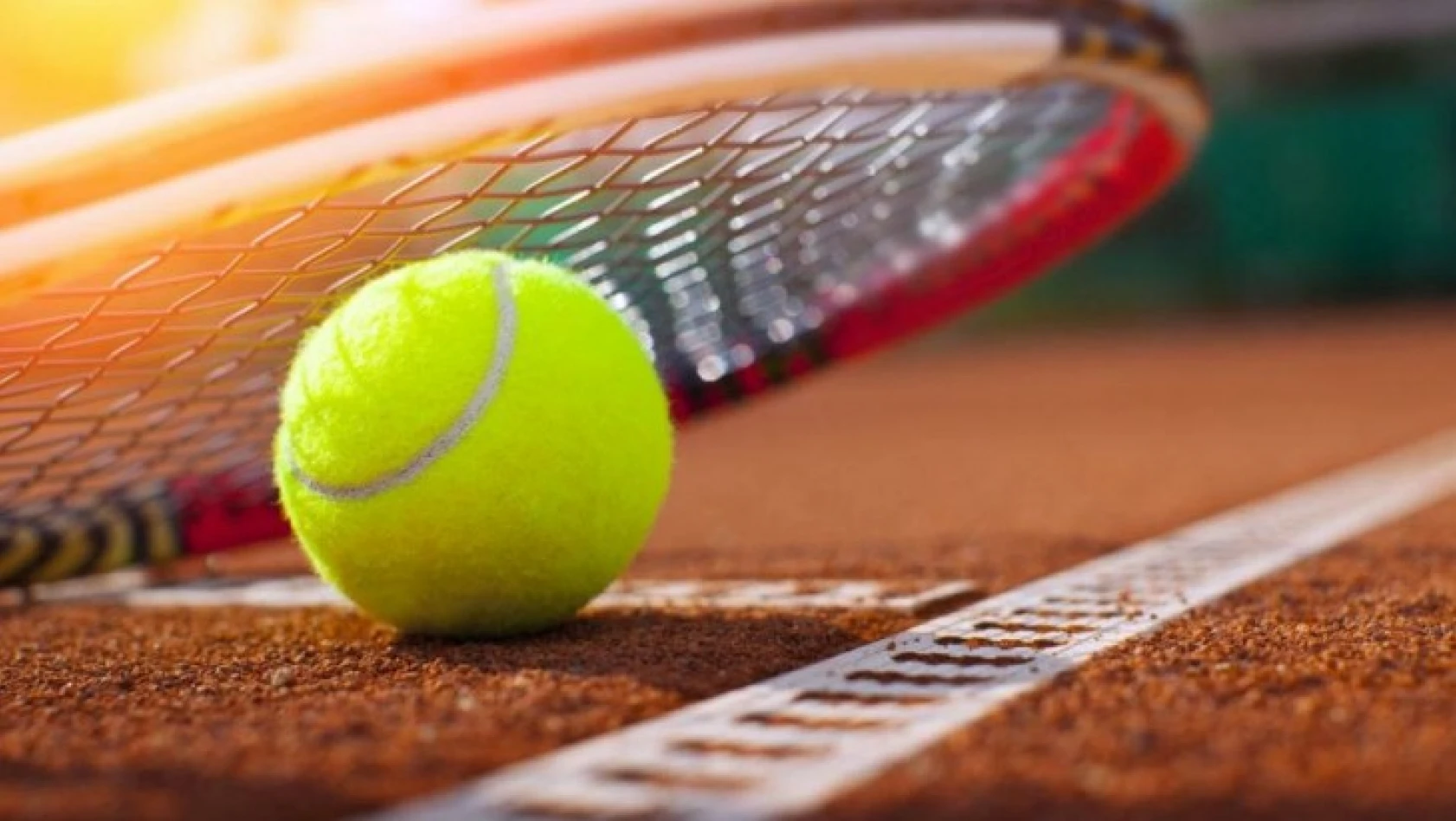 Tenis Hakemlerine Eğitimler Elazığ'da Veriliyor