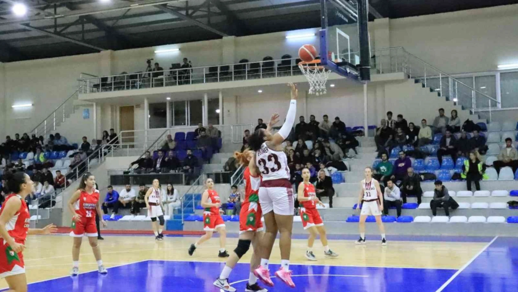 Türkiye Kadınlar Basketbol Ligi'nde ilk yarı bitiyor