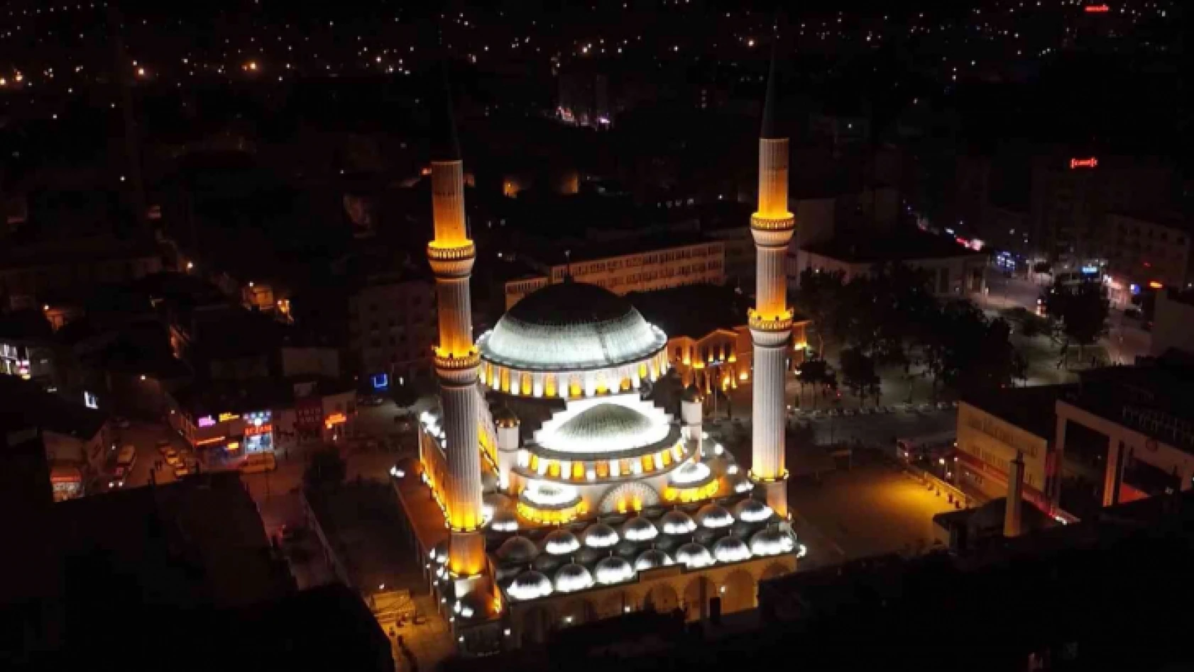Türkiye'nin ilk asansörlü camisi Ramazan ayına hazır