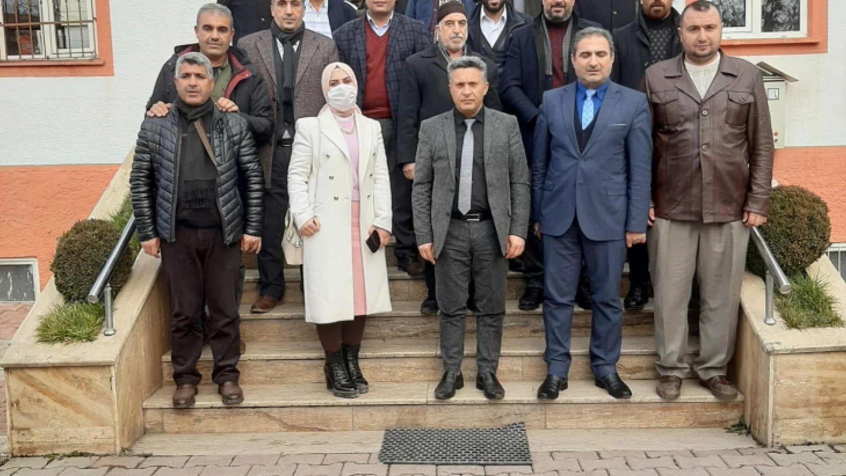 Yazıkonak Belediye Başkanı Çadırcı, okul müdürleri, imamlar ve muhtarlarla bir araya geldi