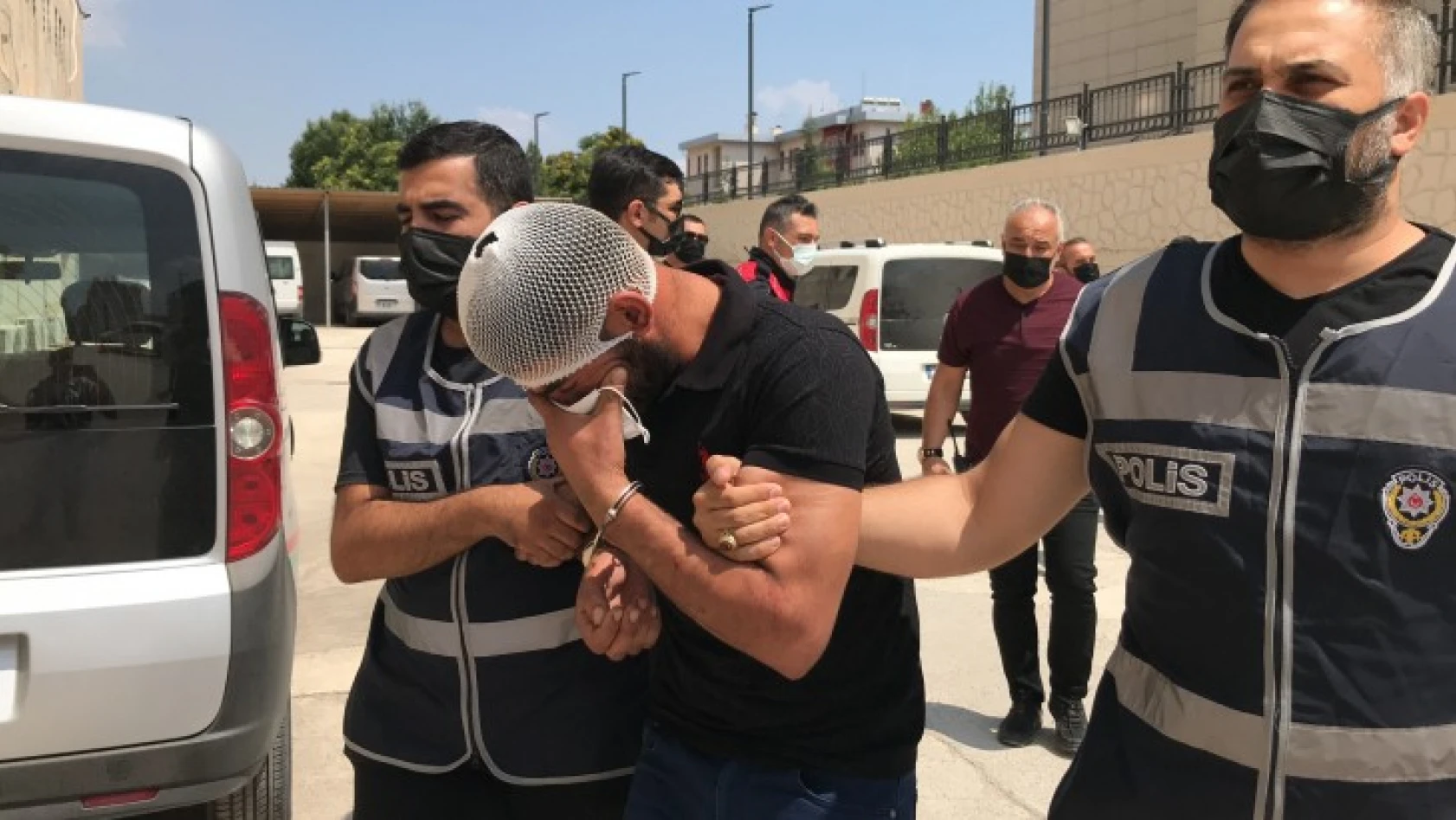 Elazığ'da 1 kişiyi öldürüp 6 kişiyi yaralayan şüpheli adliyeye sevk edildi