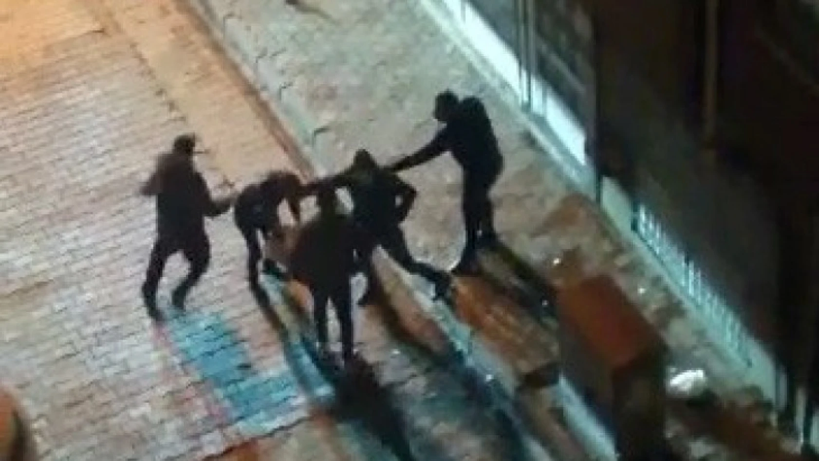 Elazığ'da bıçaklı kavga: 1 yaralı