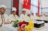 Altınçevre Kur'an kursunda hafızlara özel tören: 22 hafız için 22 pasta kesildi
