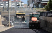 Elazığ'da asfaltlama çalışmaları sürüyor