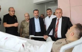 Elazığ'da il protokolü çatışmada yaralanan polisi ziyaret etti
