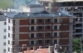 Elazığ'da inşaattaki çatı yangını söndürüldü