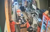 Heimlich manevrası ile müşterisinin hayatını kurtardı