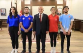 Vali Hatipoğlu, gençlerle bir araya geldi