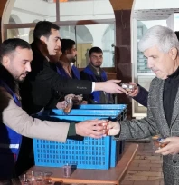 Elazığ Belediyesi Regaip Kandili'nde ikramlarıyla şehrin manevi iklimine ortak oldu