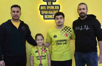 Açtıkları satranç kulübüyle milli takıma sporcu yetiştiriyorlar