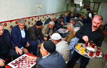 Bu çay ocağında yıllardır sadece dama oynanıyor