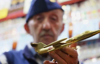 Çocukluk hayali pilotluktu, 60 yıldır 300'e yakın uçak maketi topladı
