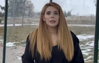 Durakta genç kızları gizlice görüntüleyen şahsa kadın muhtardan tepki