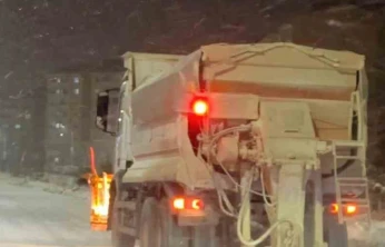 Elazığ Belediyesi karla mücadele çalışmalarını sürdürüyor