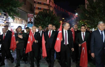 Elazığ'da 'Fener Alayı' yürüyüşü