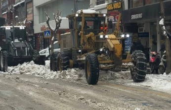 Elazığ'da  karla mücadele ekipleri sahada