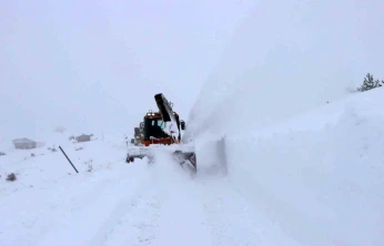 Elazığ'da 298 köy yolu açıldı, 25'inde çalışmalar sürüyor