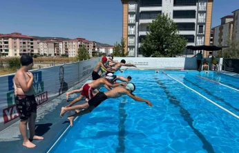 Elazığ'da çocuklar hem öğreniyor hem eğleniyor