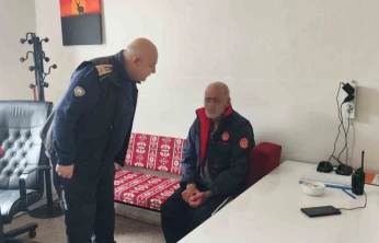 Elazığ'da donmak üzere olan vatandaşın yardımına itfaiye yetişti