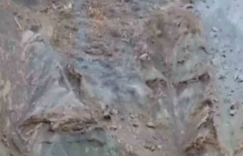 Elazığ'da heyelan anı kamerada