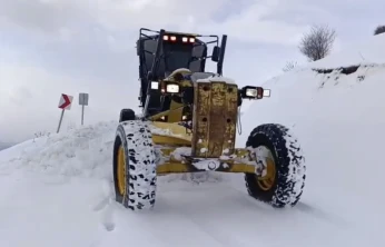 Elazığ'da kapalı 310 köy yolunda çalışmalar sürüyor