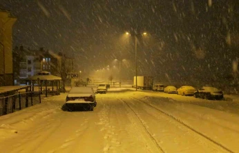 Elazığ'da kar yağışı etkisini sürdürüyor