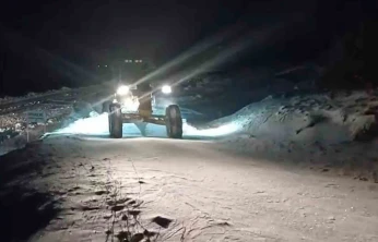 Elazığ'da karla mücadele çalışmaları sürüyor: 276 köy yolu açıldı