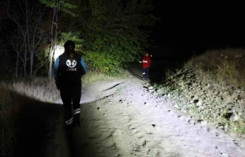 Elazığ'da kayıp otizmli çocuğu arama çalışmaları 72. saatte de gece boyunca sürüyor