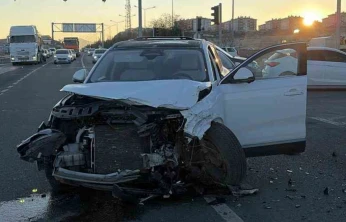 Elazığ'da minibüs ile cip çarpıştı: 2 yaralı