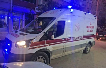 Elazığ'da motosiklet yayaya çarptı: 2 yaralı