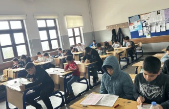 Elazığ'da Siyer Yarışmasına Büyük İlgi: 4 Bin Gönül Peygamber Sevgisi İçin Buluştu