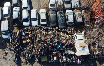 Elazığ'da yediemin otoparkında yosun tutan araçlar: 500 milyon TL'lik servet çürüyor