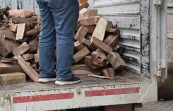 Elazığ'da yetim ailelere yakacak yardımı