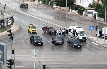 Elazığ'da zincirleme trafik kazası: 1 yaralı