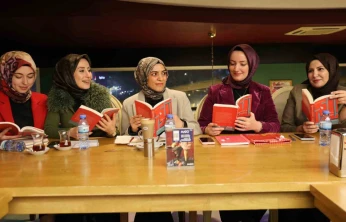 Elazığlı kadınlardan, altın yerine kitap günü