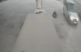 Eniştesine araçla çarpıp kaçtı: O anlar kameraya yansıdı