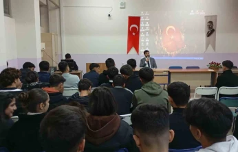 Karakoçan'da öğrencilere konferans