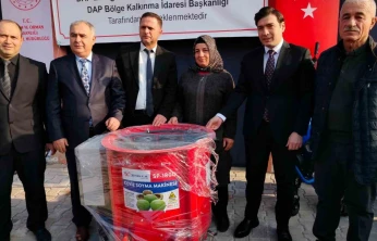 Keban'da çiftçilere makine dağıtıldı