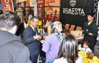 Milletvekili Keleş, Kitap Fuarı ve Kahve Festivali'nde Vatandaşlarla Buluştu