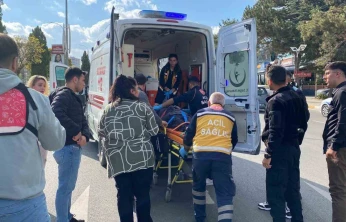 Minibüsün çarptığı yaşlı kadın yaralandı